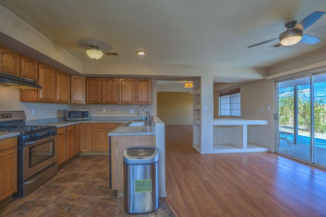 1708 Regency Park Road SE, Rio Rancho, NM 87124