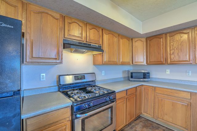 1708 Regency Park Road SE, Rio Rancho, NM 87124