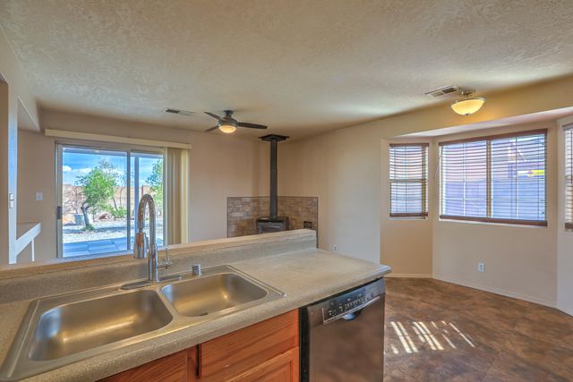 1708 Regency Park Road SE, Rio Rancho, NM 87124