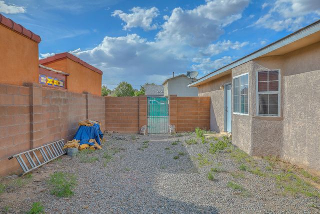 1708 Regency Park Road SE, Rio Rancho, NM 87124