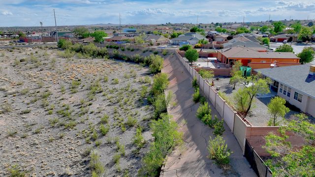 1708 Regency Park Road SE, Rio Rancho, NM 87124
