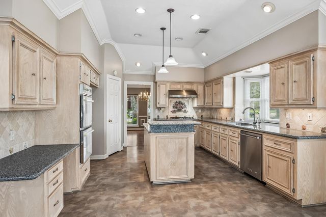 1839 Lakewinds Drive, Missouri City, TX 77459