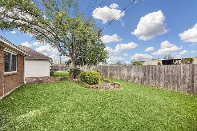 1839 Lakewinds Drive, Missouri City, TX 77459