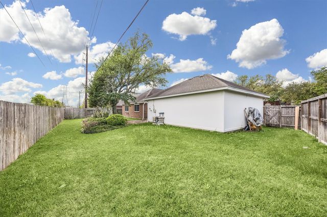 1839 Lakewinds Drive, Missouri City, TX 77459