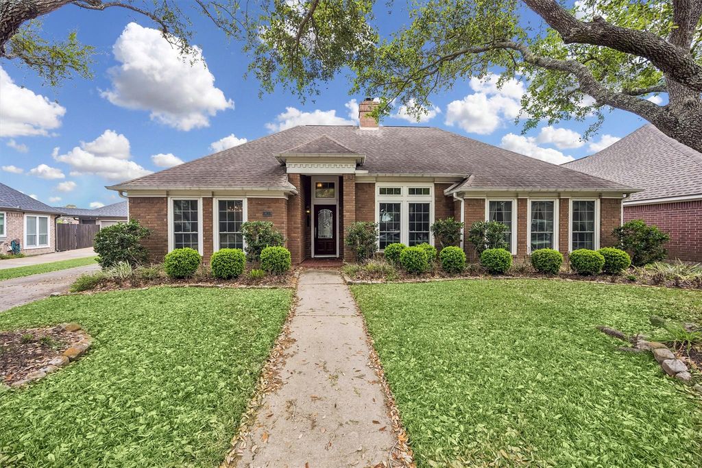 1839 Lakewinds Drive, Missouri City, TX 77459