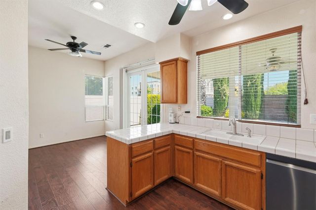 6895 Romanzo Way, Elk Grove, CA 95758