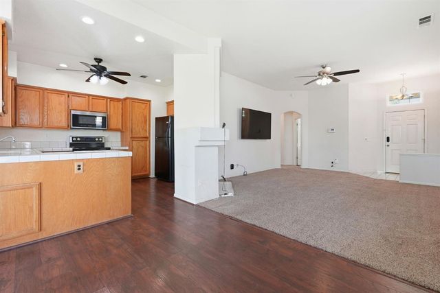 6895 Romanzo Way, Elk Grove, CA 95758