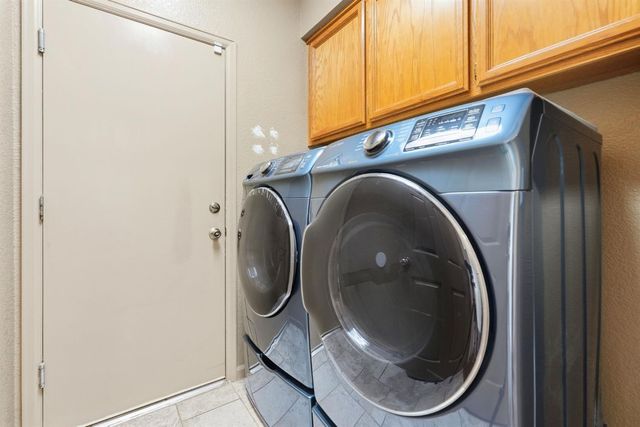 6895 Romanzo Way, Elk Grove, CA 95758