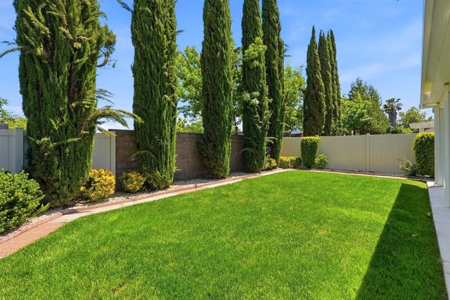 6895 Romanzo Way, Elk Grove, CA 95758