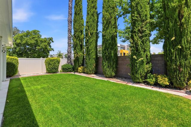 6895 Romanzo Way, Elk Grove, CA 95758