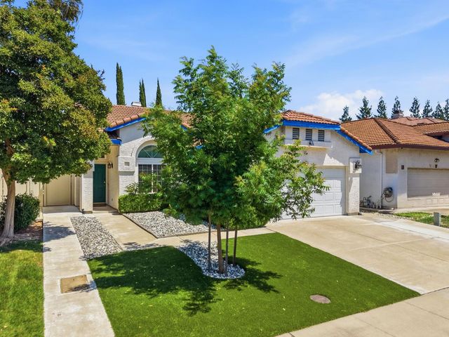6895 Romanzo Way, Elk Grove, CA 95758