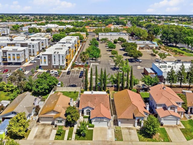 6895 Romanzo Way, Elk Grove, CA 95758
