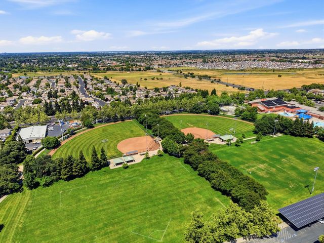 6895 Romanzo Way, Elk Grove, CA 95758