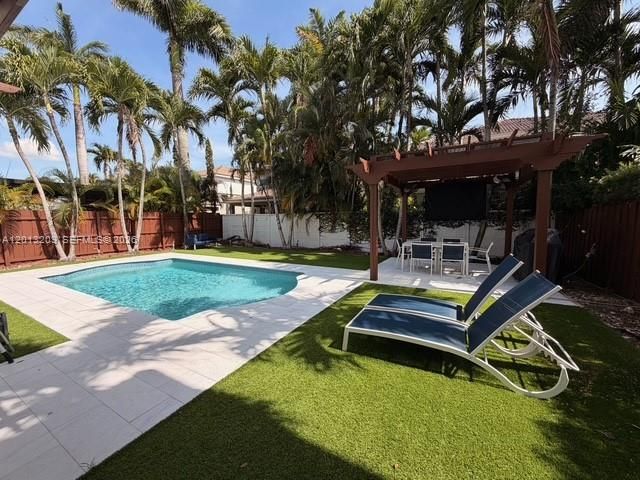 11350 NW 48th Ter, Doral, FL 33178