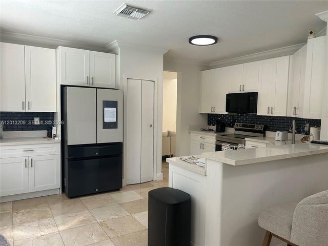 11350 NW 48th Ter, Doral, FL 33178