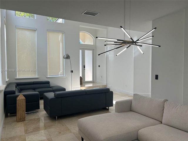 11350 NW 48th Ter, Doral, FL 33178