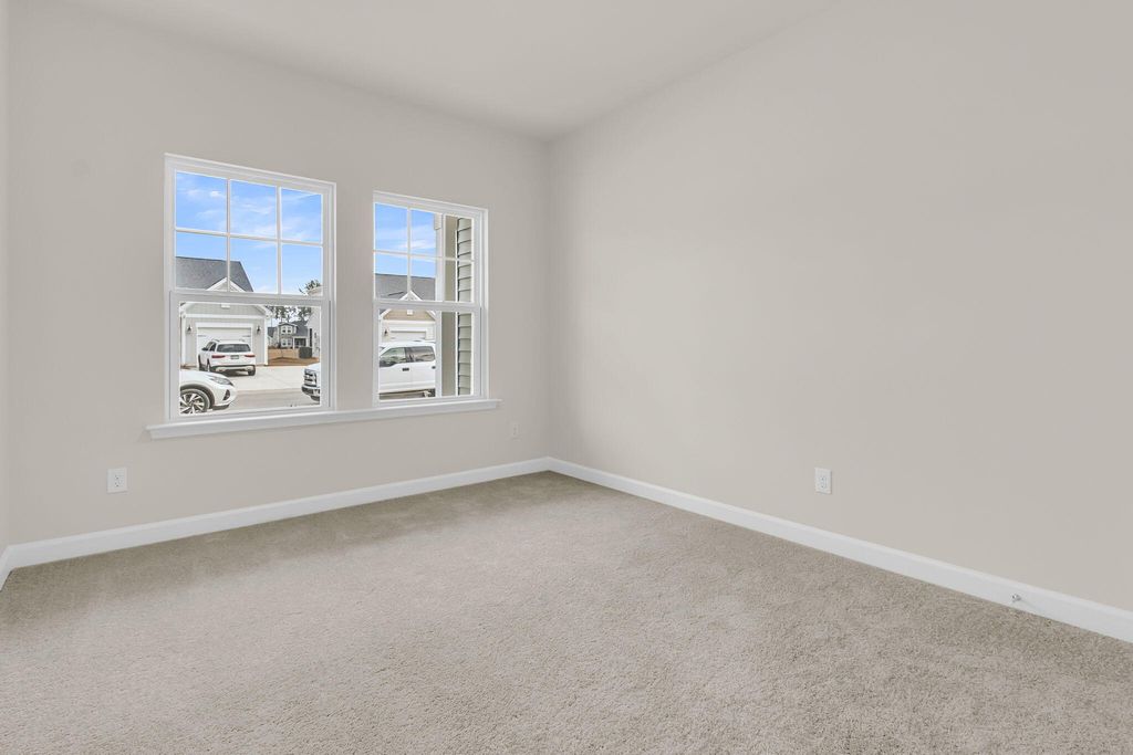 Image 15 of property listing at 1045 Dusk Drive, Summerville, SC 29486