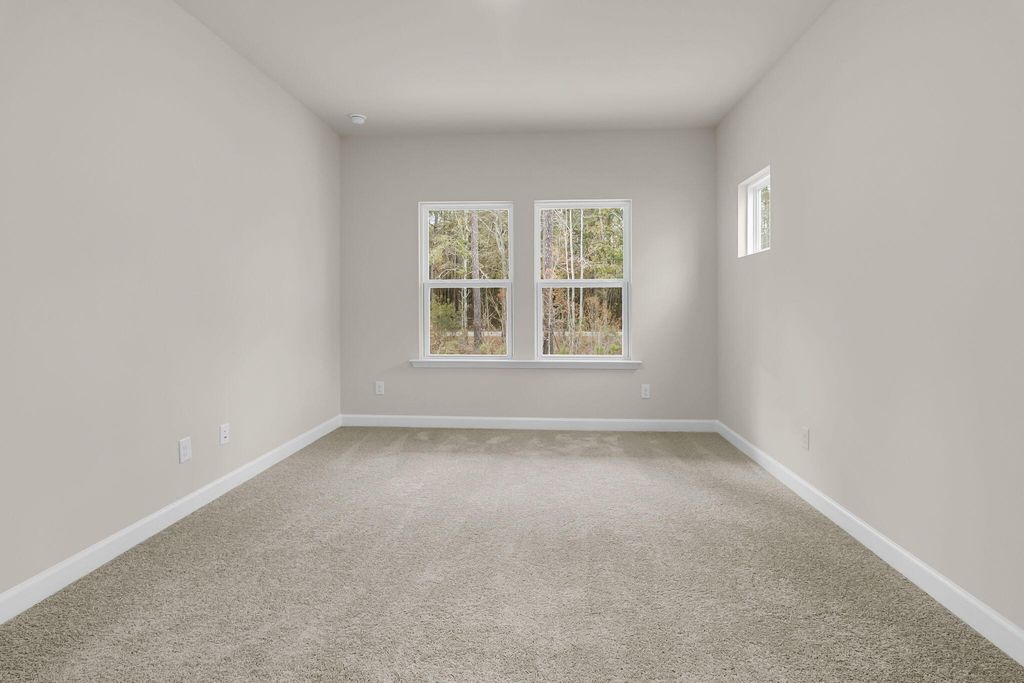 Image 20 of property listing at 1045 Dusk Drive, Summerville, SC 29486