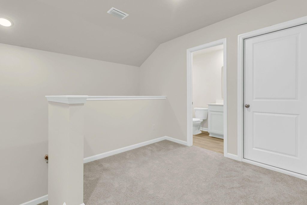 Image 27 of property listing at 1045 Dusk Drive, Summerville, SC 29486