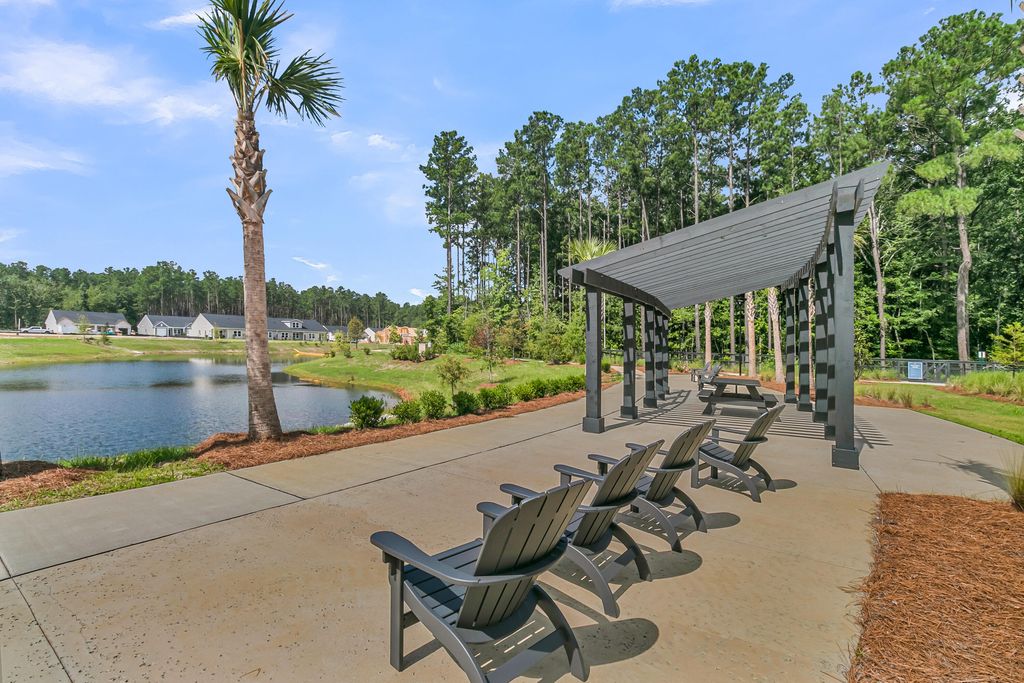 Image 36 of property listing at 1045 Dusk Drive, Summerville, SC 29486
