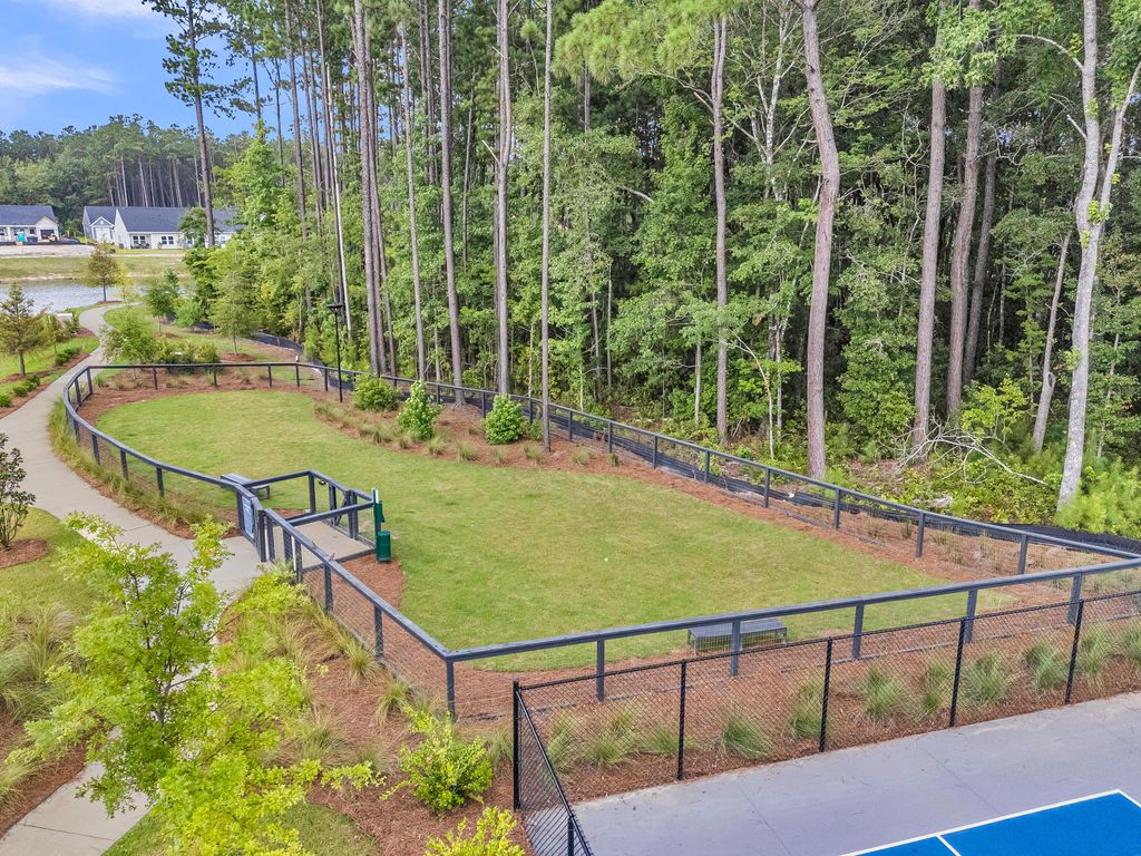 Image 38 of property listing at 1045 Dusk Drive, Summerville, SC 29486