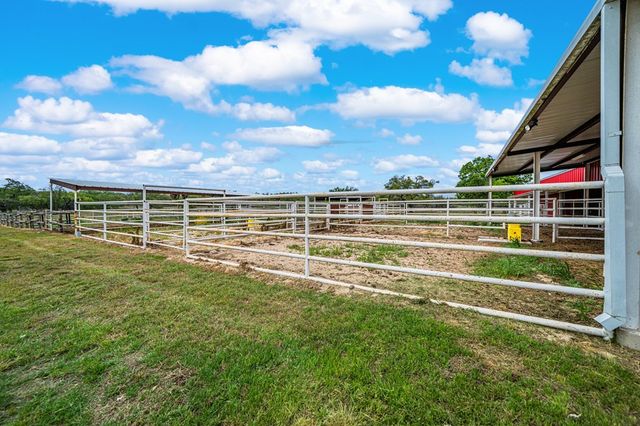 1379 Barker-Rogers Rd, Harper, TX 78631