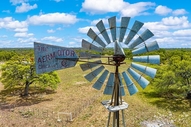 1379 Barker-Rogers Rd, Harper, TX 78631