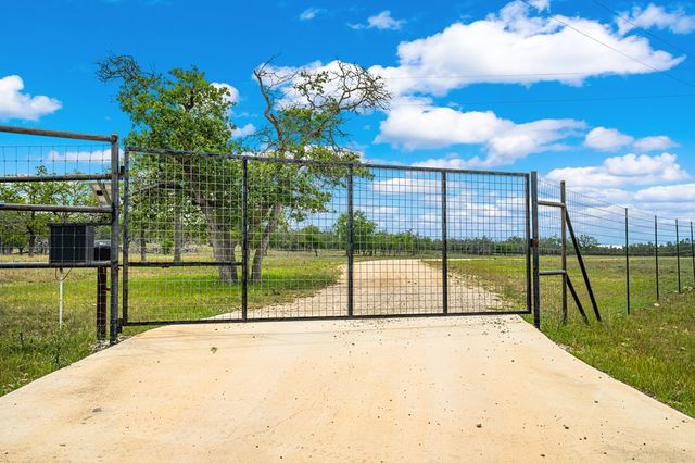 1379 Barker-Rogers Rd, Harper, TX 78631