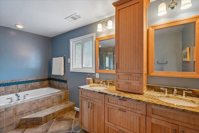 5117 WICKETT TER, Bethesda, MD 20814