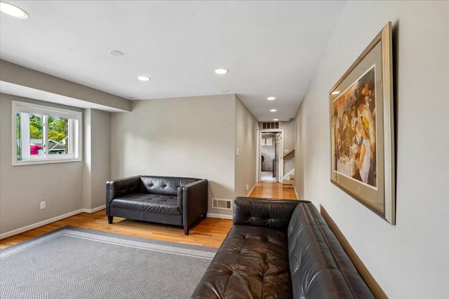 5117 WICKETT TER, Bethesda, MD 20814