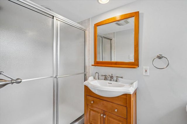 5117 WICKETT TER, Bethesda, MD 20814