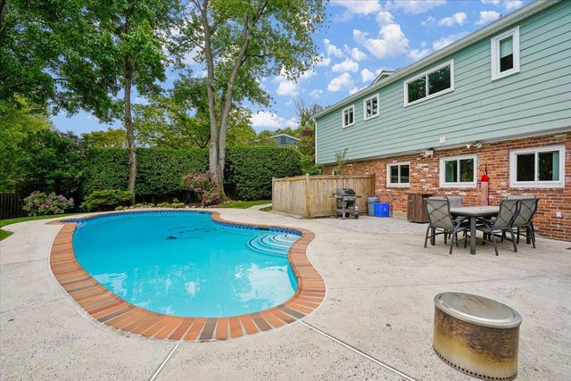 5117 WICKETT TER, Bethesda, MD 20814