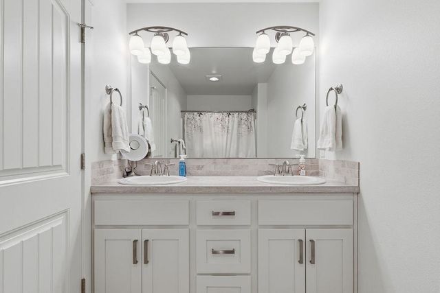 9513 W Floyd Dr, Cheney, WA 99004