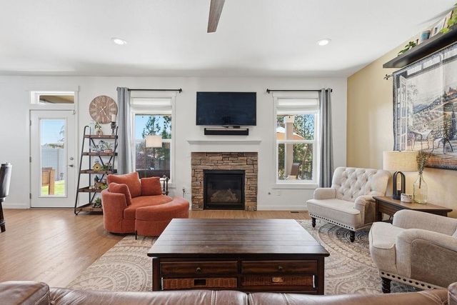 9513 W Floyd Dr, Cheney, WA 99004