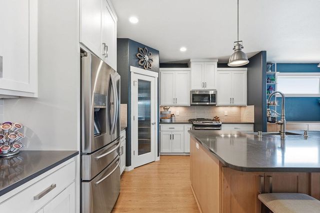 9513 W Floyd Dr, Cheney, WA 99004