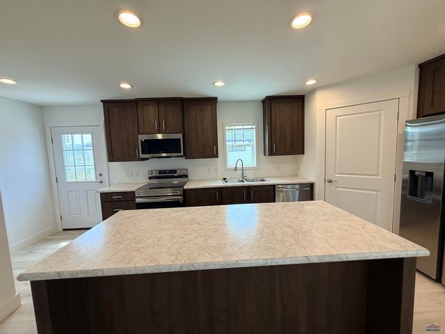 1661.129 E PHILADELPHIA, Rapid City, SD 57701