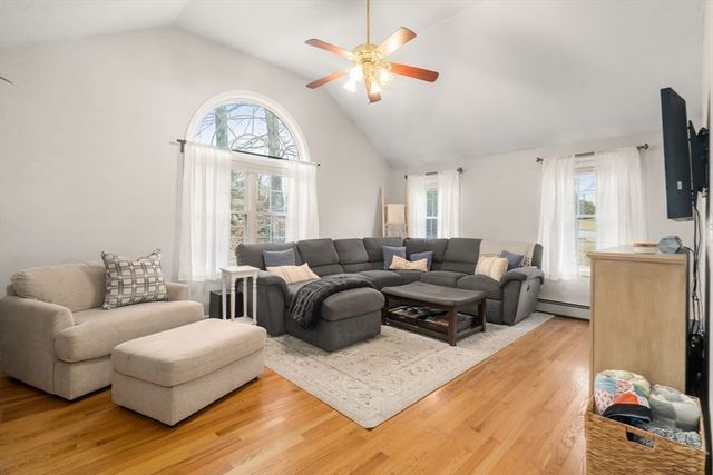 16 Brooke Haven Drive, Rutland, MA 01543