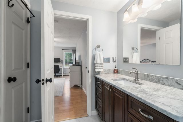 16 Brooke Haven Drive, Rutland, MA 01543