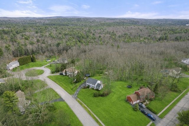 16 Brooke Haven Drive, Rutland, MA 01543