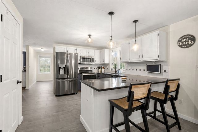 16 Brooke Haven Drive, Rutland, MA 01543