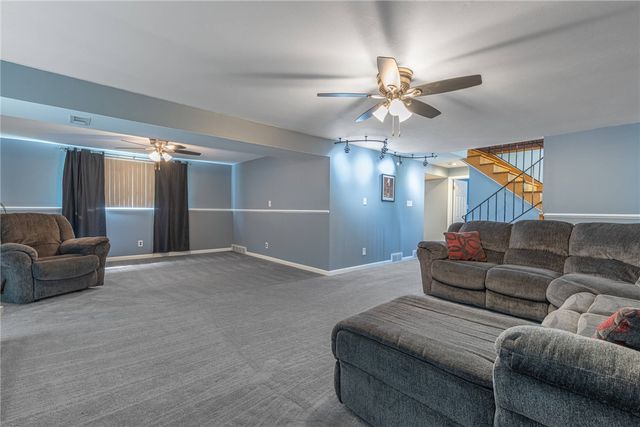 812 Twin Oaks Drive, Riverside, OH 45431