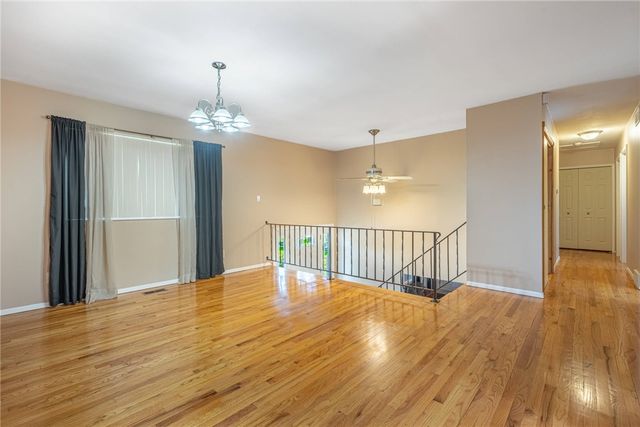 812 Twin Oaks Drive, Riverside, OH 45431
