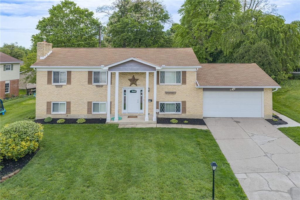 812 Twin Oaks Drive, Riverside, OH 45431