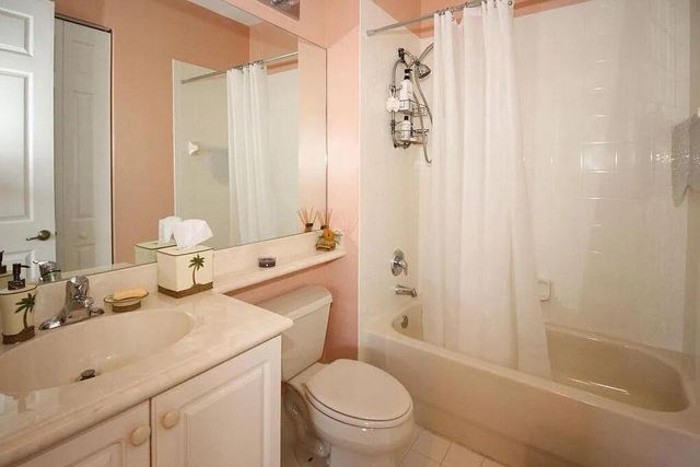 1308 PIAZZA DELLE PALLOTTOLE, Boynton Beach, FL 33426