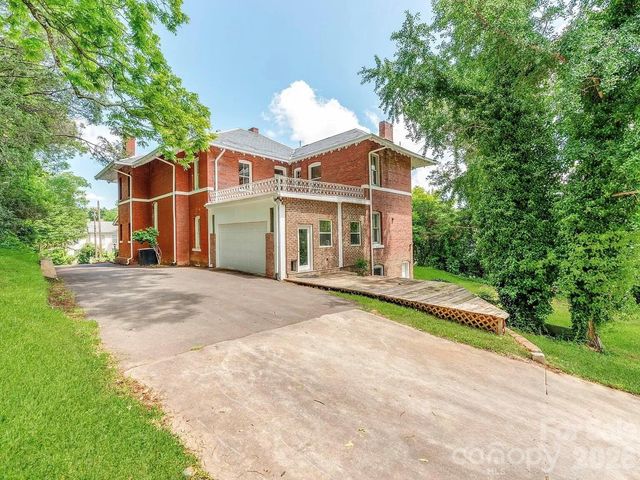 128 W End Street, Chester, SC 29706