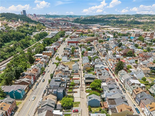 3936 Clement Way, Bloomfield, PA 15224