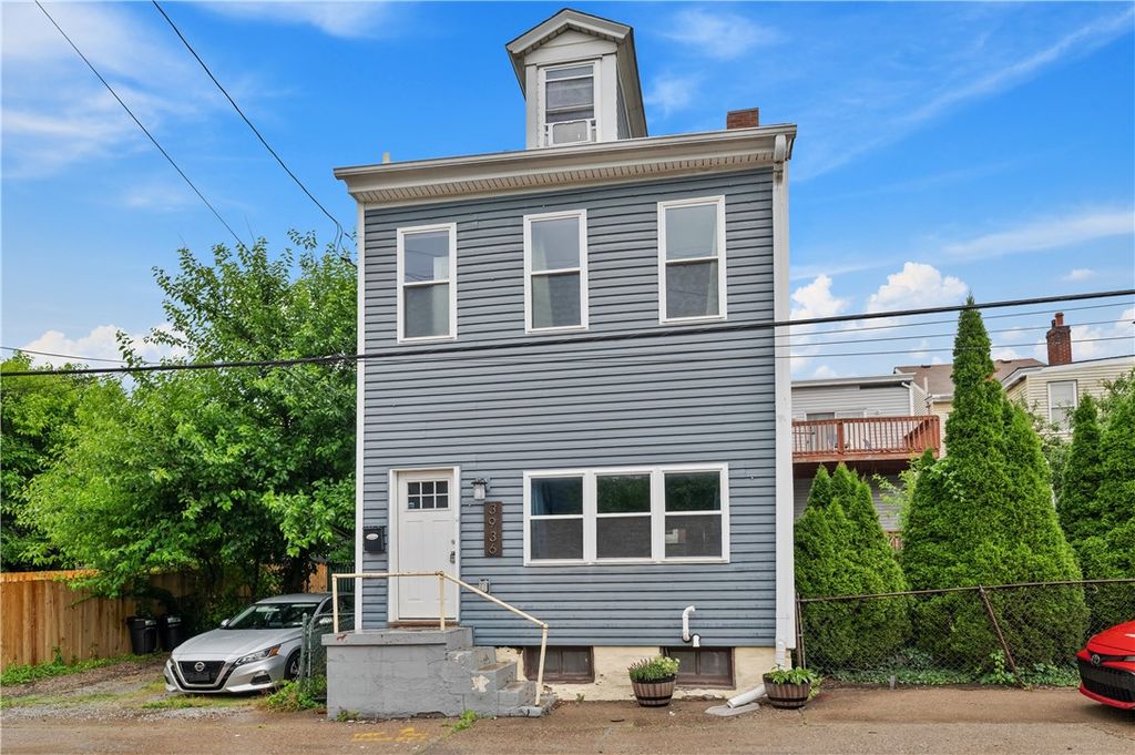 3936 Clement Way, Bloomfield, PA 15224