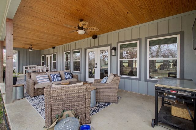 9748 County Road 1200, Athens, TX 75751