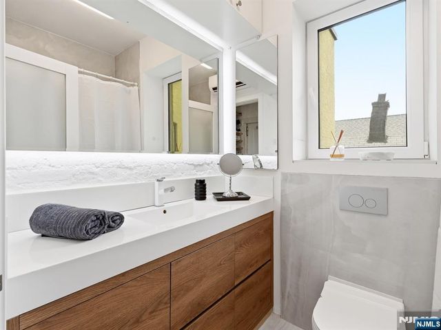 196 Pearsall Avenue 10, Jersey City, NJ 07305