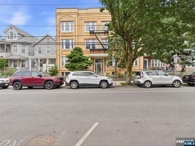 196 Pearsall Avenue 10, Jersey City, NJ 07305